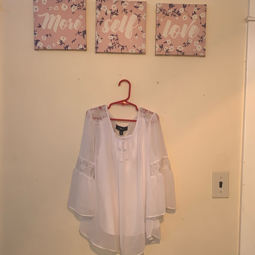 girls white top